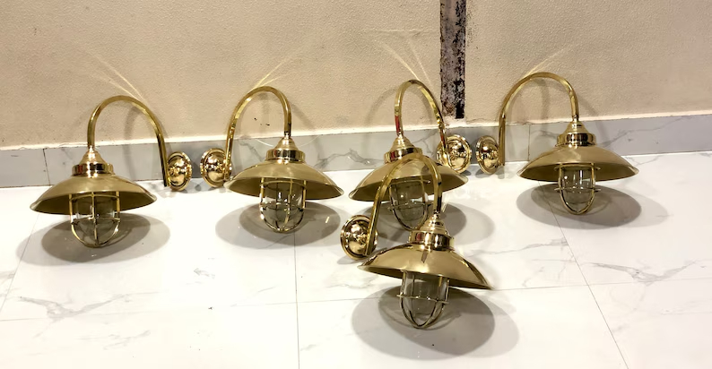 BRASS PASSAGEWAY WALL LIGHT WITH SHADE 2